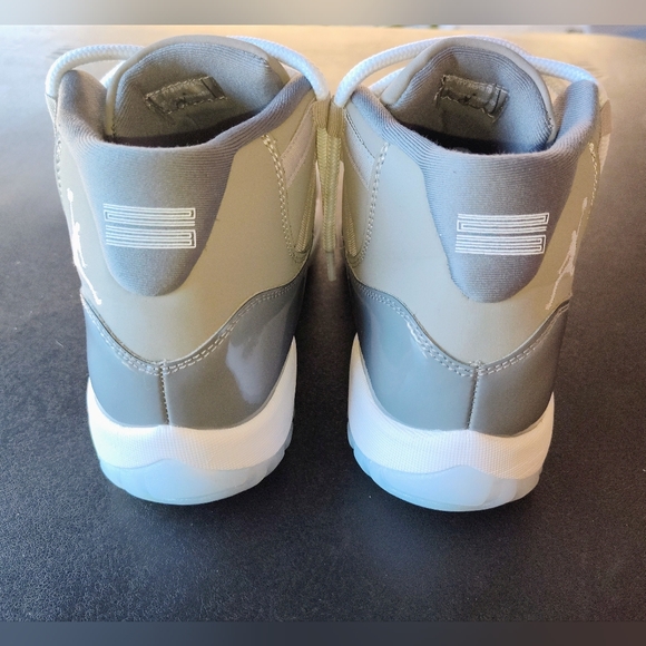 Air Jordan 11 Retro Cool Grey (2021) Men's size 9 - Picture 5 of 7